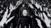 Освальд Мосли идет по "аллее приветствия чернорубашечников", Лондон, Альберт-холл, 1934 год