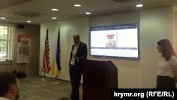 Тимоти Снайдер в Киеве на презентации книги «Кровавые земли: Европа между Гитлером и Сталиным»