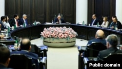 Կառավարության նիստ, արխիվ
