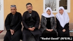 Пайвандони Ёсинҷон Бобоҷонов дар шаҳри Исфара