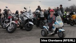 Съезд байкеров на Воробьевых горах в поддержку патриарха Кирилла
