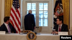 دونالد ترامپ در کاخ سفید در حضور مارکو روبیو و جی‌دی ونس، ۱۹ دی‌ماه ۱۴۰۴