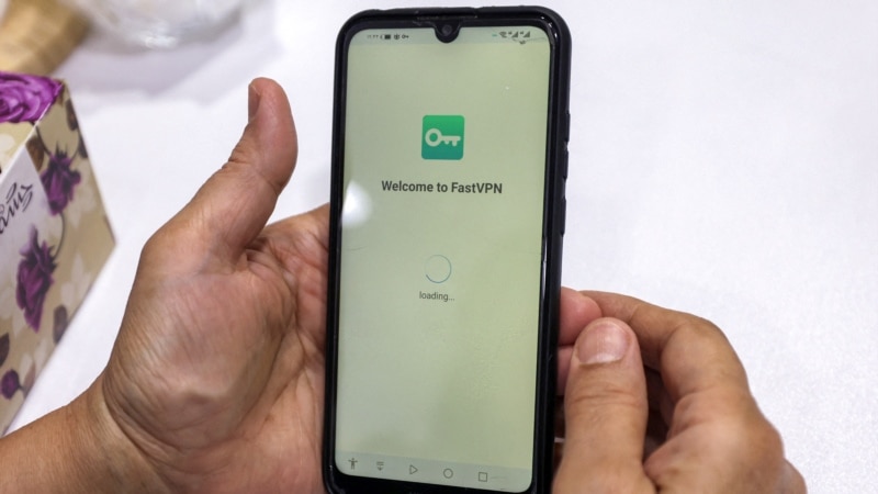 Güýç gulluklary býujet işgärleriniň arasynda VPN ulanýanlary gözleýär