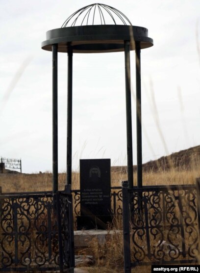 Күйеуім орыс порносын көрмегенше Еркектерді кастрациялаған әйелдердің порнографиялық фотосуреттері