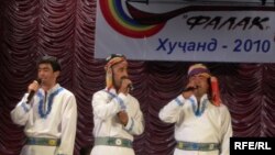 Акс аз ҷашнвораи "Фалак-2012" дар Хуҷанд