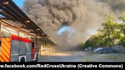 Ілюстраційне фото. Пожежа через атаку РФ у Херсоні, 23 серпня 2026