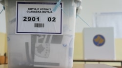 Glasačka kutija na biralištu u Zvečanu, 12. oktobar 2025.