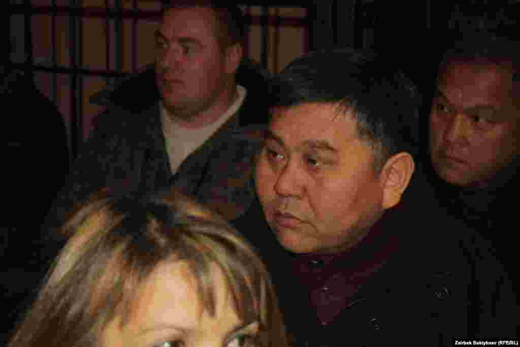 Бывший генеральный прокурор КР Эльмурза Сатыбалдиев на судебном процессе. 