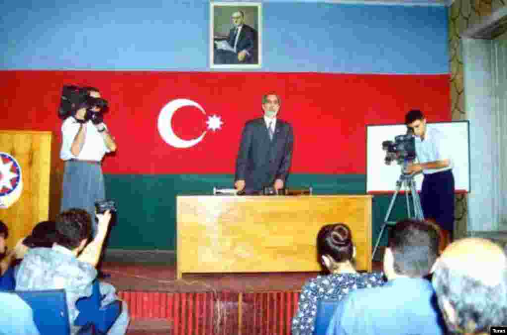 Azerbaijan -- former Azerbaijan President Abulfaz Elchibey.23Jun2008
