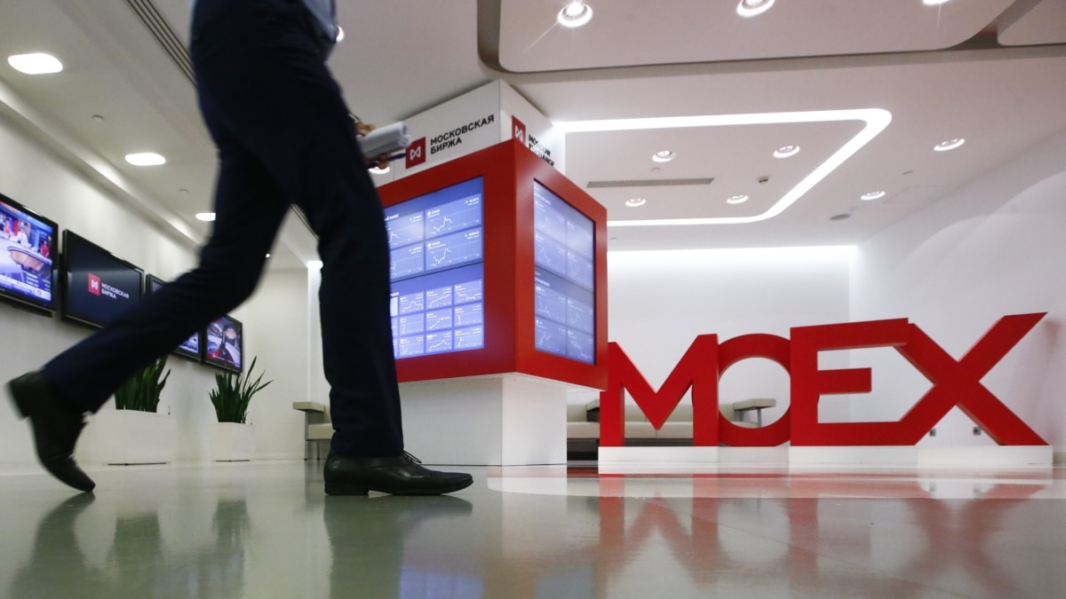 Курс рубля обновил очередной двухлетний минимум
