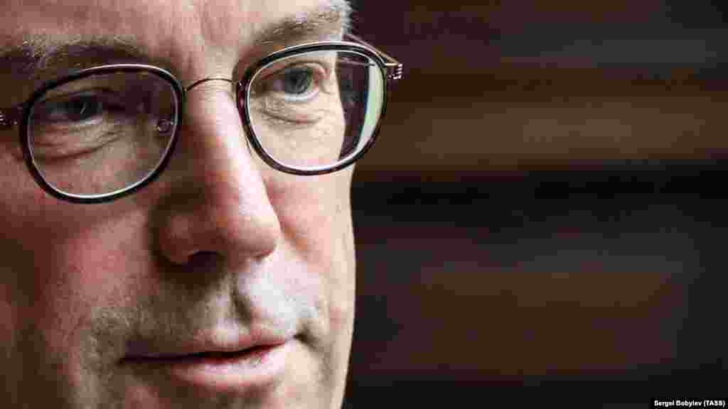 РУСИЈА / МАКЕДОНИЈА - Проширувањето на НАТО не ги решава безбедносните проблеми, туку креира нови линии на поделби, изјави заменик министерот за надворешни работи на Русија Александар Грушко во одговор на прашањето на руската новинска агенција Интерфакс за последиците од можното македонско влегување во НАТО.