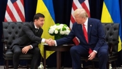 Volodymyr Zelensky (left) and Donald Trump meet in New York on September 25, 2019.