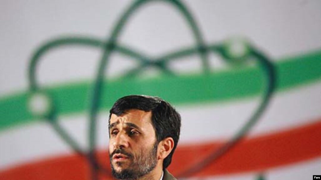 محمود احمدی نژاد، رييس جمهوری اسلامی ايران روز دوشنبه، بيستم فروردين ماه را به مناسبت نخستين سالگرد توليد اورانيوم غنی سازی شده به منظور به دست آوردن سوخت هسته ای، « روز ملی فناوری هسته ای» اعلام کرد.