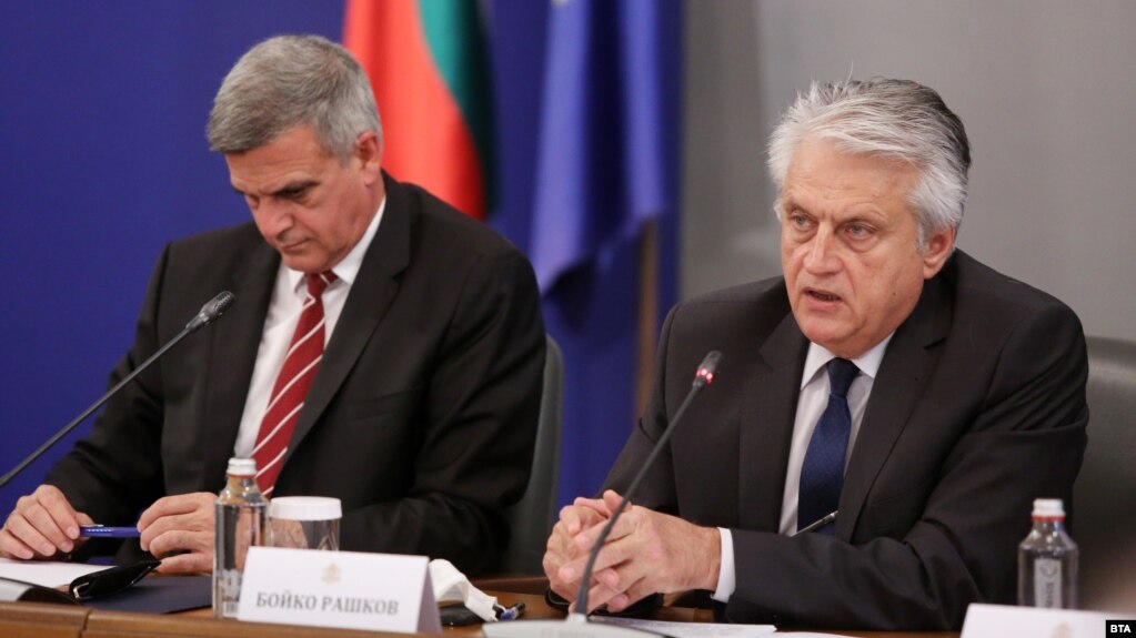 Служебният премиер Стефан Янев и вътрешният министър Бойко Рашков
