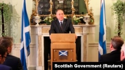 На снимке: первый министр Шотландии Алекс Салмонд