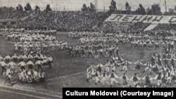 Concertul de la mitingul „jubiliar” de pe Stadionul republican. „Cultura Moldovei”, 13 octombrie 1964.