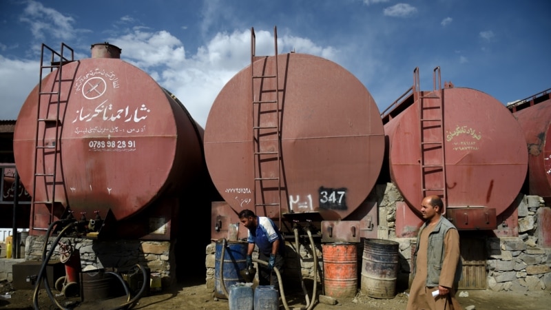 دهها تانکر تیل بی کیفیت از افغانستان به ایران برگشت داده شد