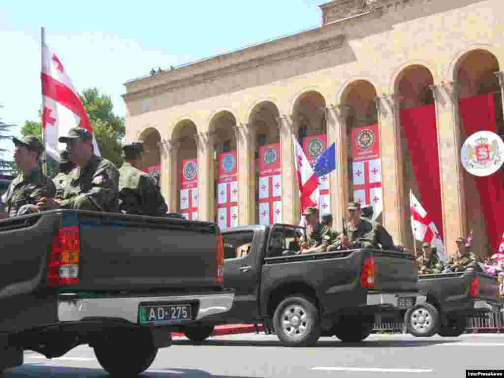 Парад в честь 90-й годовщины со дня провозглашения Грузинской демократической республики, Тбилиси, 26 мая 2008