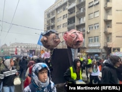 Studenti su nosili lutke sa likovima nasilnika koji su ih napali pre godinu dana, Beograd, Srbija, 22. novembar 2025.