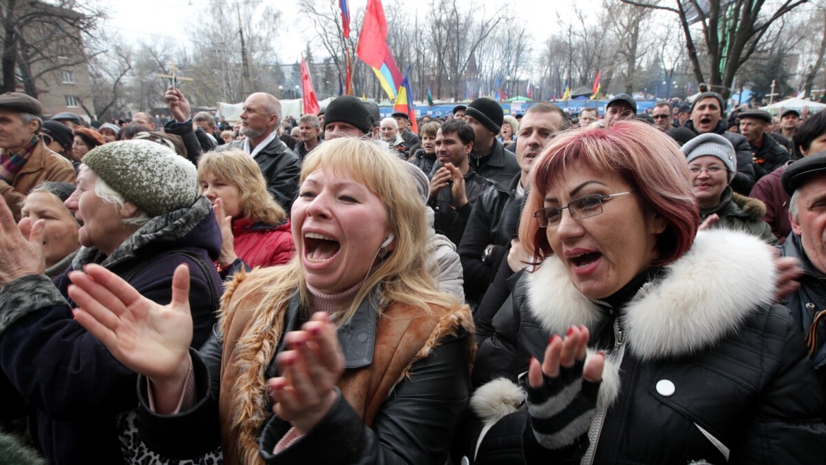 Письма из оккупированного Донбасса. Кому в Луганске жить хорошо?