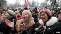 Пророссийский митинг в Луганске. Апрель 2014 года. Иллюстративное фото