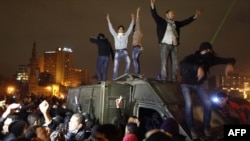 Демонстранти на площі Тахрір у Каїрі, 28 січня 2013 року