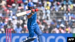 ګلبدین نایب نن له نیوزیلنډ سره په لوبه کې په ۳۵ بالونو ۶۳ منډې وکړې (عکس د نننۍ لوبې)