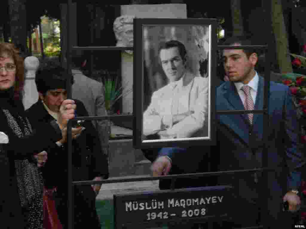 Müslim Maqomayev #14