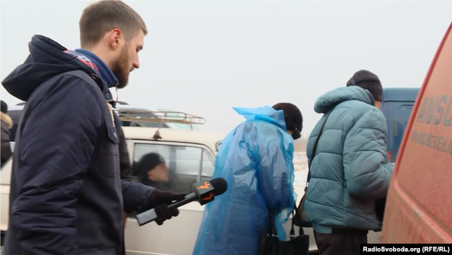 Покупці чи так звані «кур’єри» відмовляються спілкуватися з журналістом