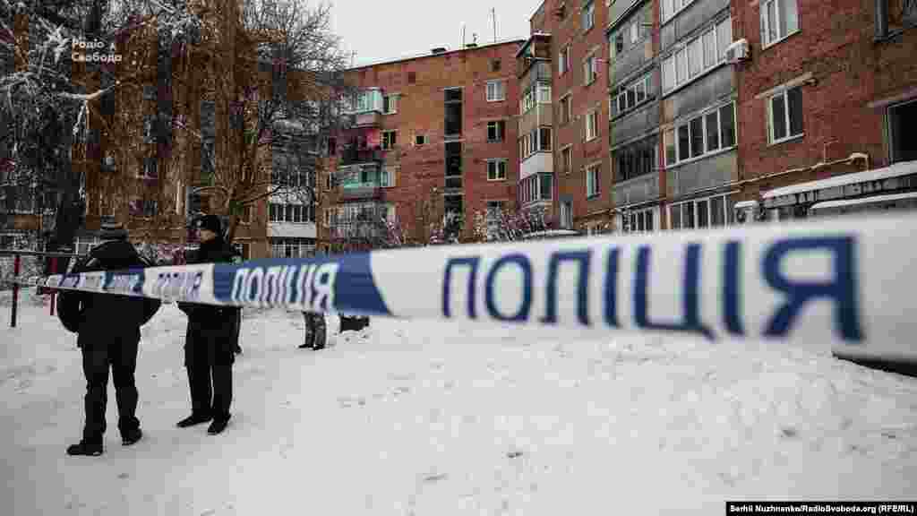 За попередніми даними, руйнування трьох верхніх поверхів будинку спричинив вибух газу &nbsp;