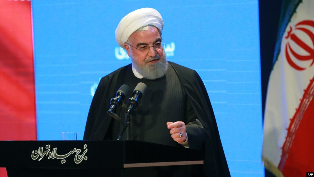 حسن روحانی صبح چهارشنبه در همایش بیمه و توسعه تهران در برج میلاد