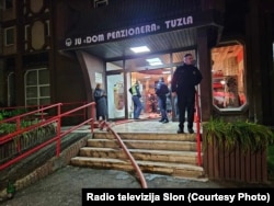 Hyrja e shtëpisë së pleqve në Tuzlla të Bosnjës.