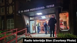 Вхід до Будинку пенсіонера, де сталася трагедія, Тузла, Боснія і Герцеговина, 4 листопада 2025 року