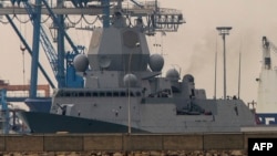 Фрегат в составе датских кораблей, вывозящих химический арсенал из Сирии. 