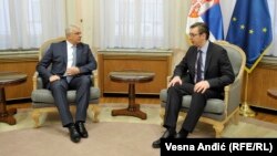 Andrija Mandić, lider Demokratskog fronta, u razgovoru sa Aleksandrom Vučićem, tadašnjim premijerom, a sada predsjednikom Srbije, 31. januara 2017.