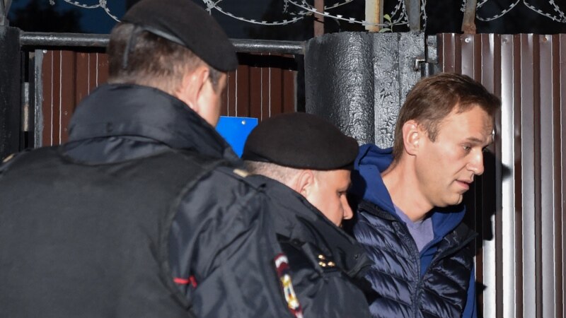 Рускиот опозициски лидер Навални уапсен веднаш по неговото ослободување 