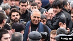 Armenia - Opposition leader Raffi Hovannisian is greeted by supporters in Yerevan's Liberty Square, 22Feb2013.