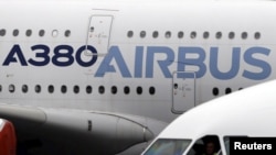 Airbus A380 օդանավ, արխիվ
