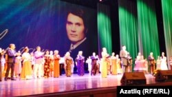 Илһам Шакировның 80 яшенә багышланган юбилей концертыннан күренеш