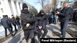 Алматы шаарындагы активисттерди кармоо. 27-февраль, 2019-жыл.