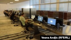 Marija Momčilović: 'Od nas se, iako smo zaposleni na fakultetu, zahteva da plaćamo školarinu' (Foto: Univerzitetska biblioteka u Beogradu)