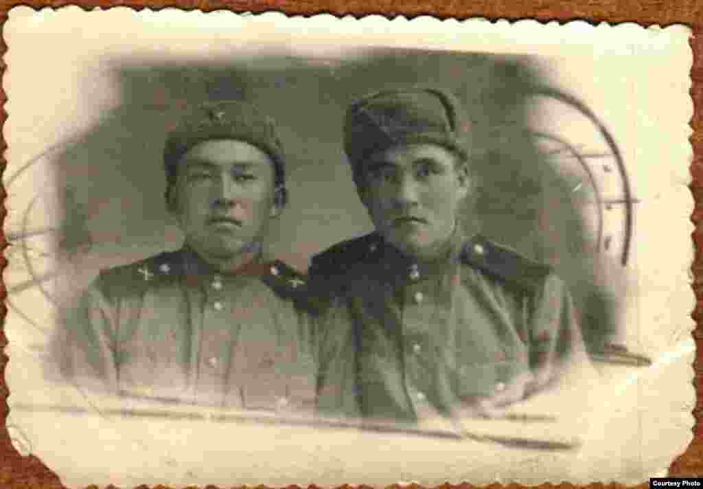 Исабек Асранкулов (солдо) согуш жылдары оорукта иштеген. Азыр Бишкек шаарында жашайт. 1929-жылы туулган.&nbsp;