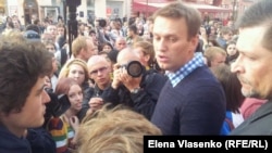 Алексей Навальный в день своего освобождения посетил лагерь "Оккупай Арбат"