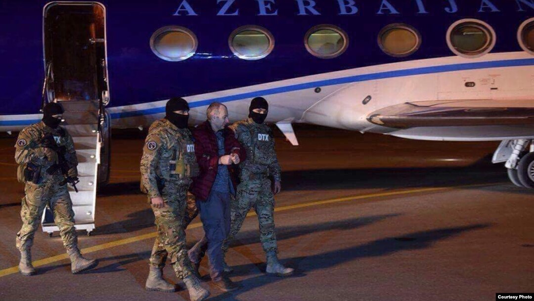 Azerbaijan - Azerbaijani special forces escort Russian-Israeli blogger Alexander Lapshin extradited by Belarus, 7Feb2017