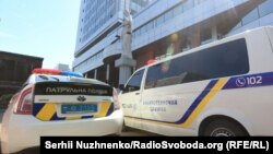 Про мотиви вчинку чоловіка наразі не повідомляють