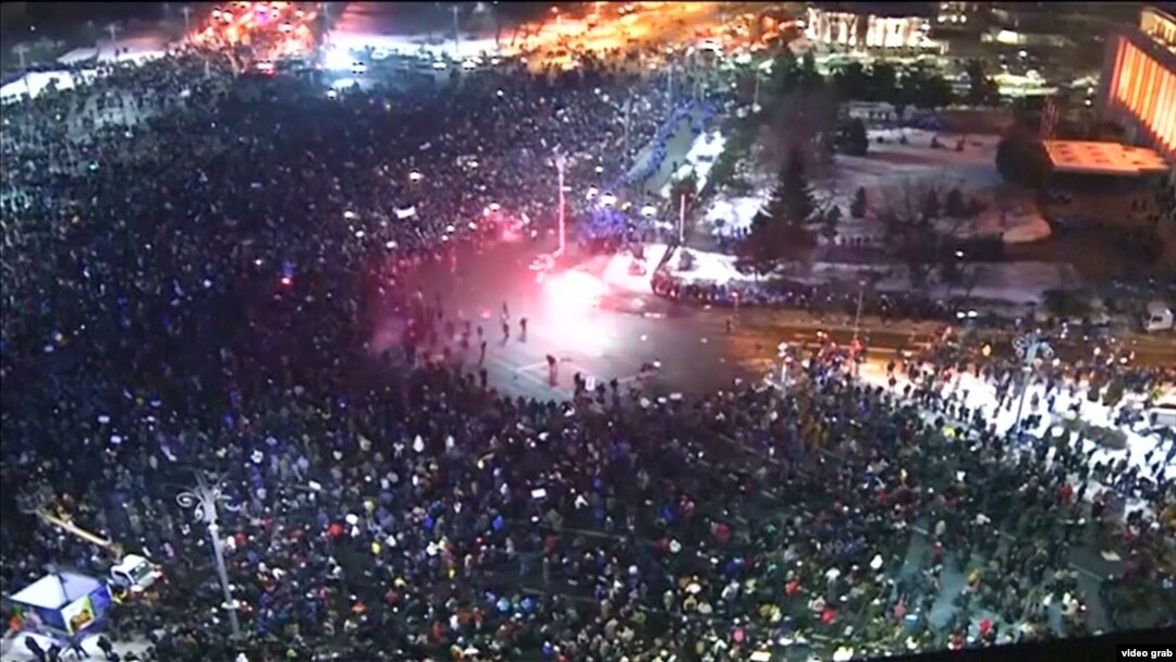 Proteste masive anticorupție în România