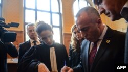 Ramuš Haradinaj pred sudom u Kolmaru sa advokatskim timom