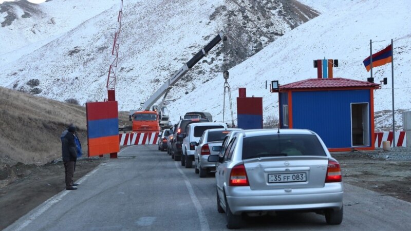 Armenia Mulls Opening Checkpoints At Azerbaijan Border 