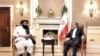 امیرخان متقی، سرپرست وزارت خارجۀ حکومت طالبان و عباس عراقچی، وزیر خارجۀ ایران (تصویر آرشیف)