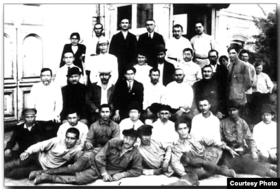 Телефоныңызға жетілген транссексуал әйелдердің порно видеоларын тегін жүктеп алыңыз.